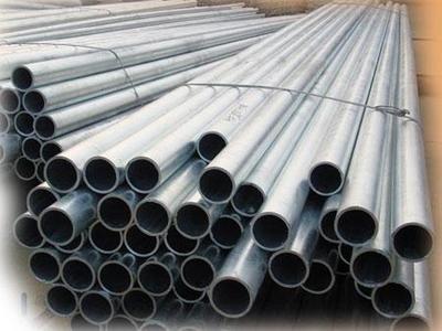 天津硕丰达钢管销售生产供应热镀锌钢管供应商18622039875,镀锌钢管
